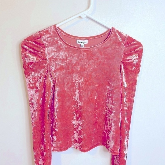 NWT love, Fire Crushed Velvet Long Sleeve Crop Top Peachy/Pink Size Medium - Picture 1 of 12